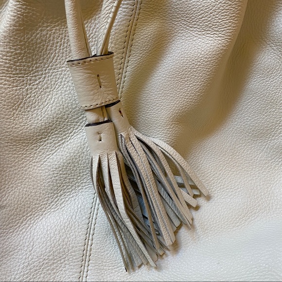 Abro ivory pebbled leather drawstring style tote bag - Picture 5 of 10